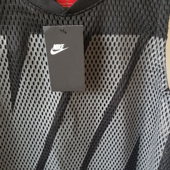 NIKE Women's Sportswear Mesh Tank Top NWT - Picture 2 of 3